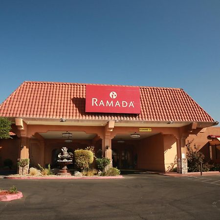 Ramada By Wyndham Fresno North Hotell Exteriör bild