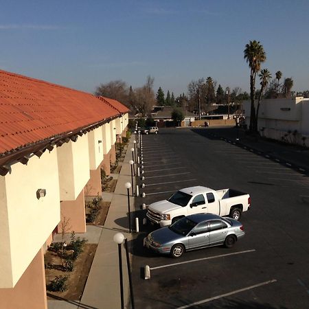 Ramada By Wyndham Fresno North Hotell Exteriör bild