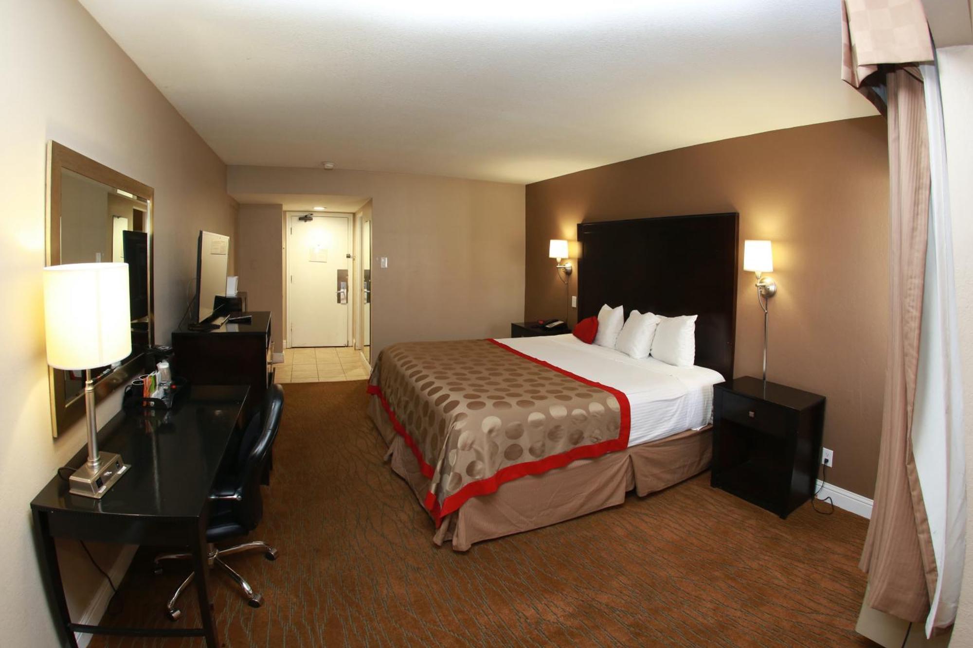Ramada By Wyndham Fresno North Hotell Exteriör bild