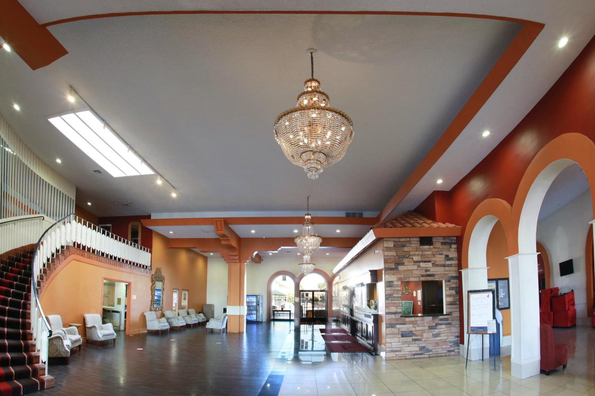 Ramada By Wyndham Fresno North Hotell Exteriör bild