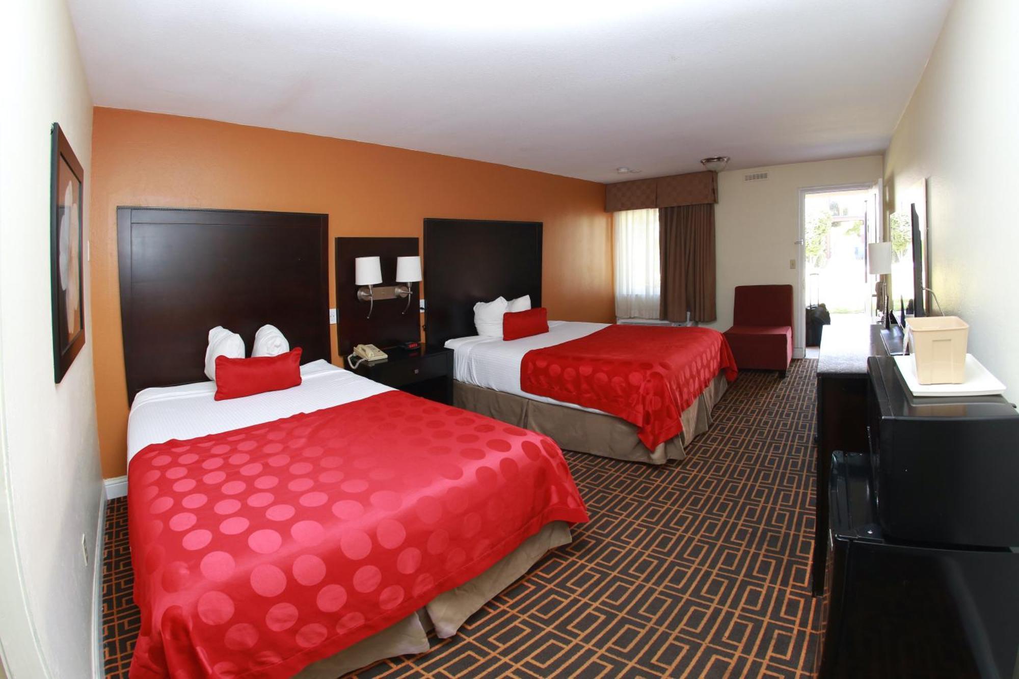 Ramada By Wyndham Fresno North Hotell Exteriör bild