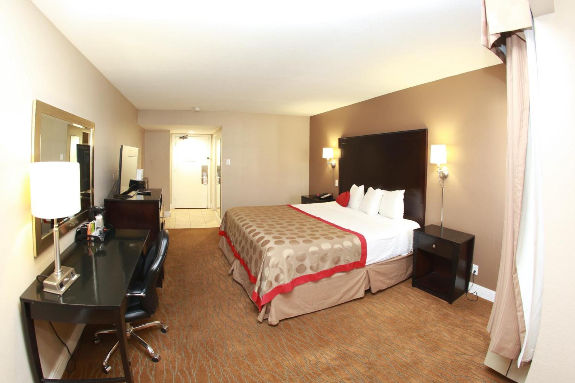 Ramada By Wyndham Fresno North Hotell Exteriör bild