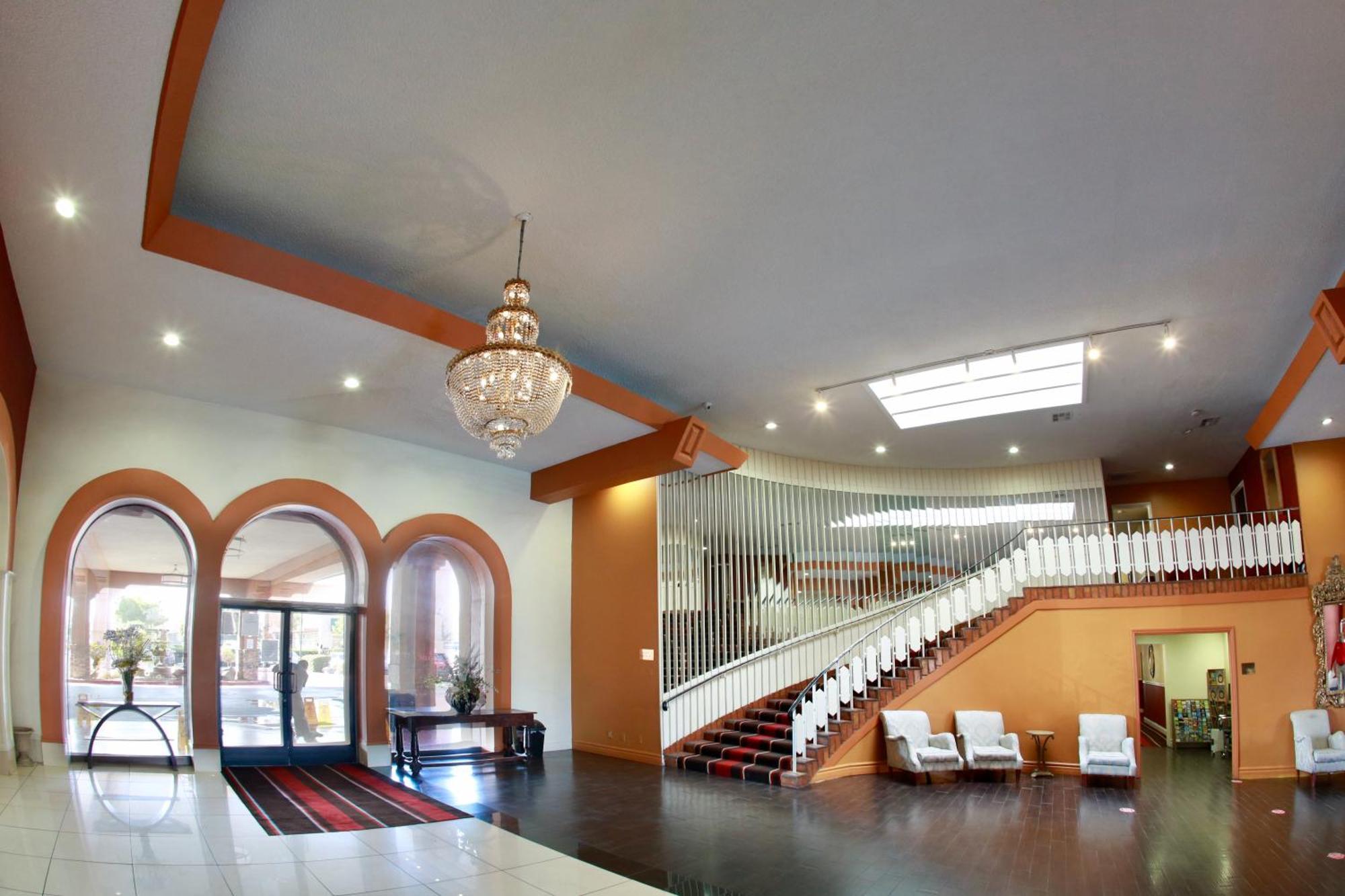 Ramada By Wyndham Fresno North Hotell Exteriör bild