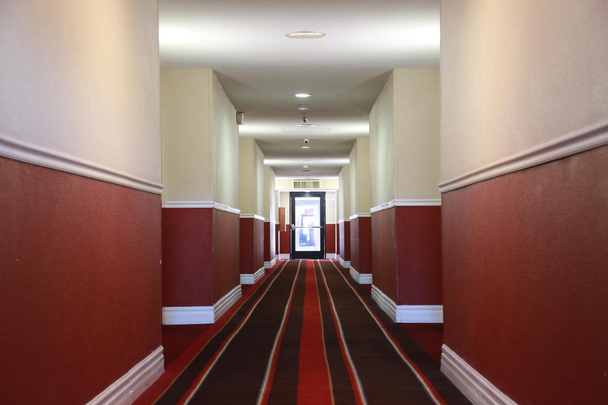 Ramada By Wyndham Fresno North Hotell Exteriör bild