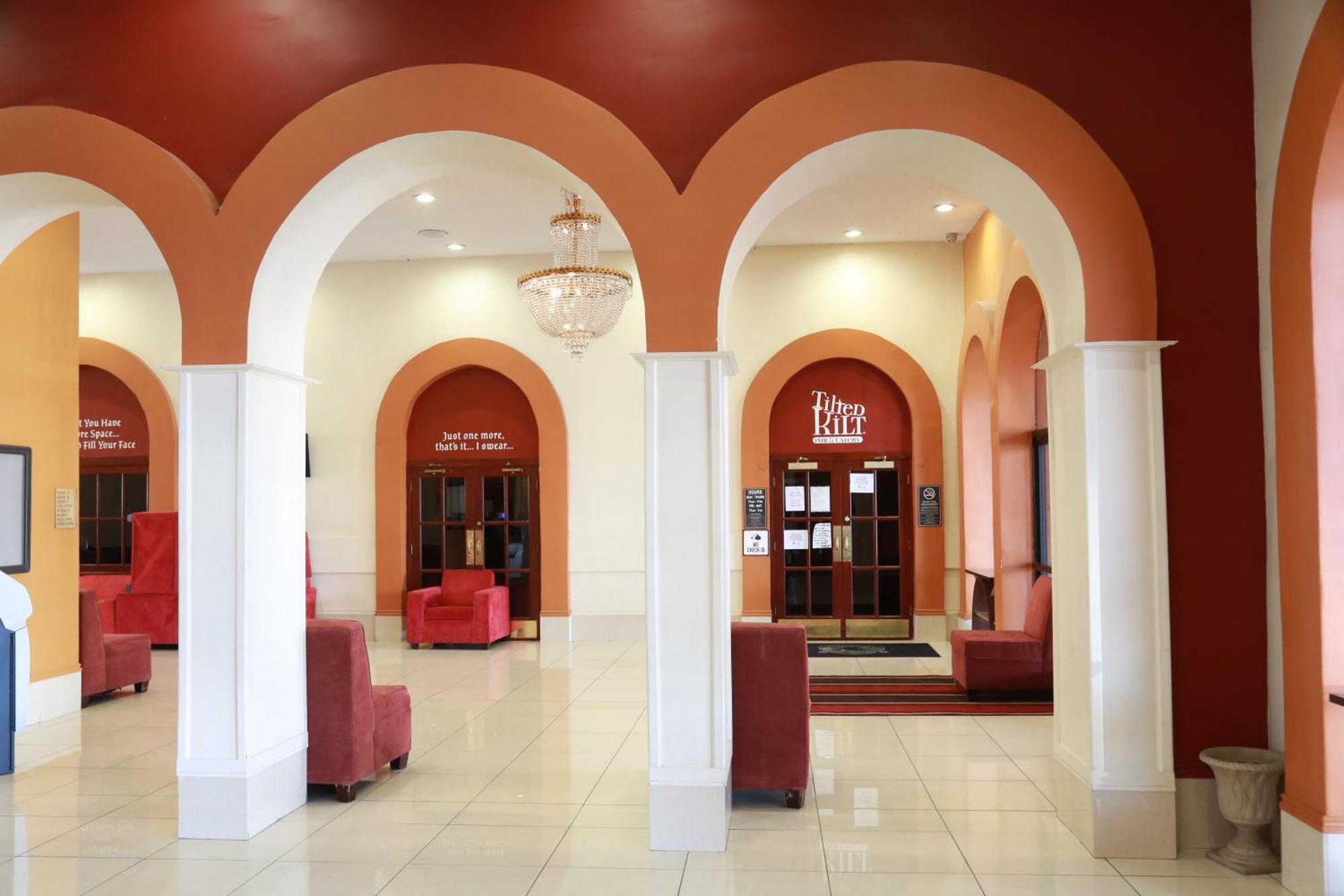 Ramada By Wyndham Fresno North Hotell Exteriör bild