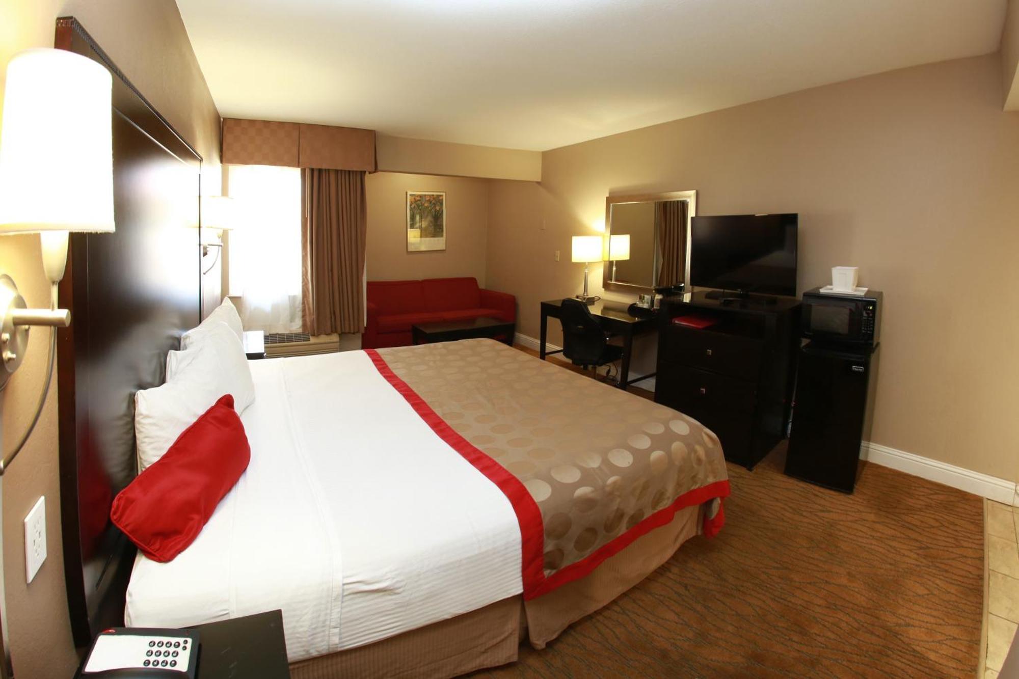 Ramada By Wyndham Fresno North Hotell Exteriör bild