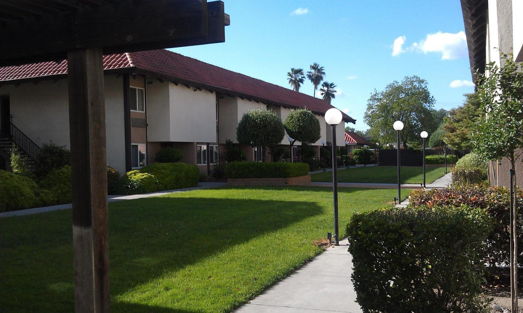 Ramada By Wyndham Fresno North Hotell Exteriör bild