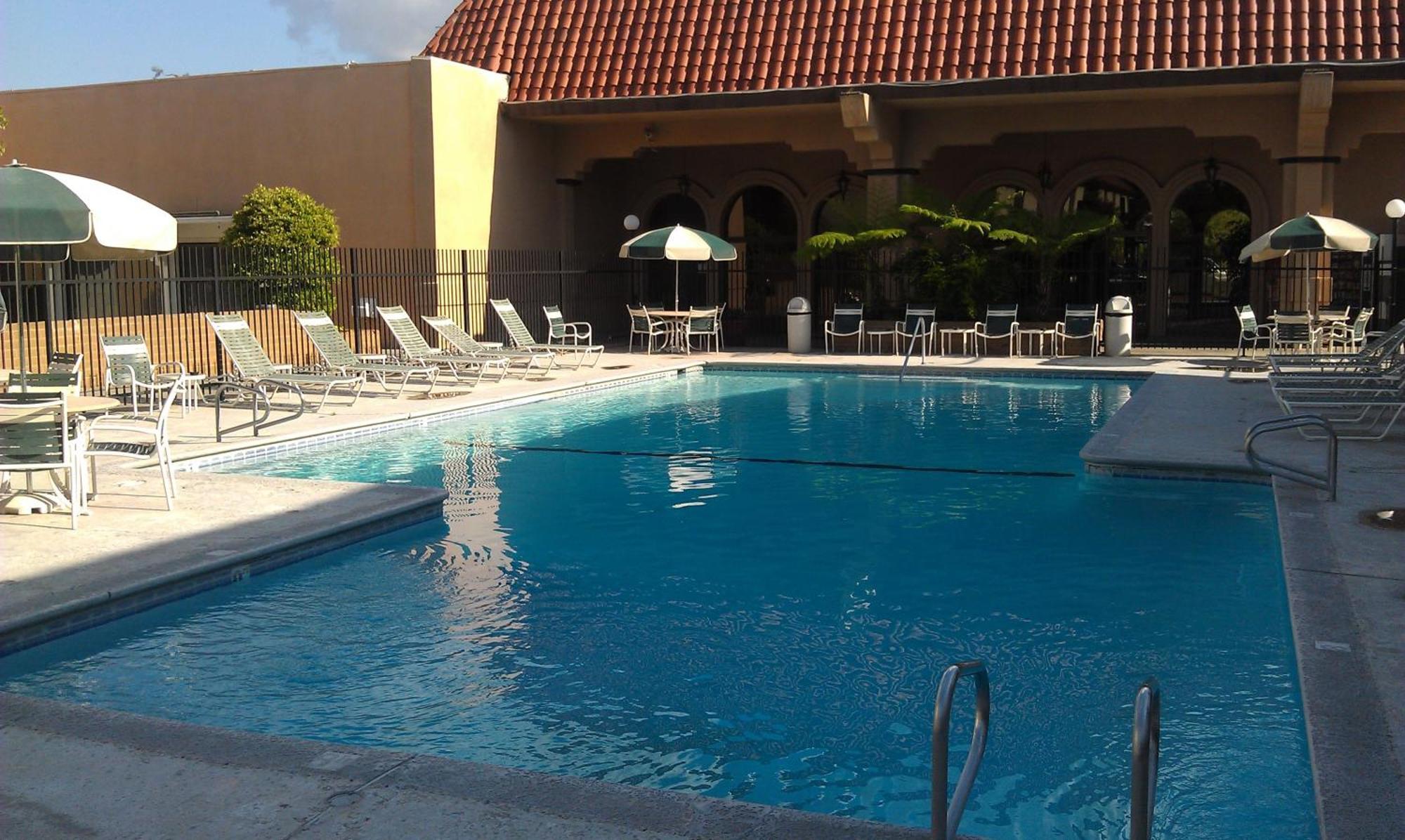 Ramada By Wyndham Fresno North Hotell Exteriör bild