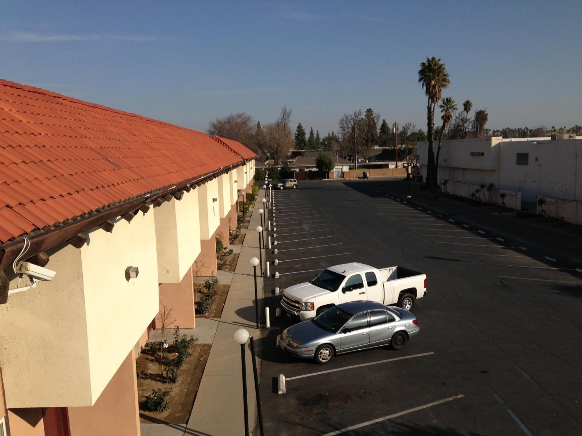 Ramada By Wyndham Fresno North Hotell Exteriör bild